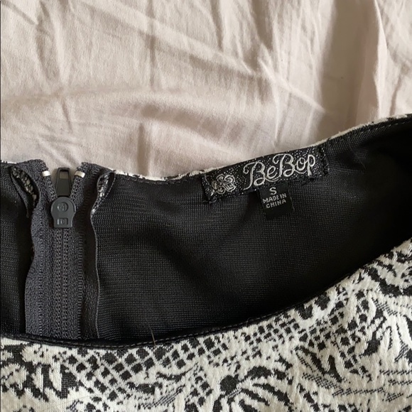 Gray and white skater flower dress size S - Picture 3 of 4